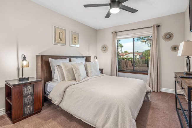 Building Photo - 1289 E Caleta Way