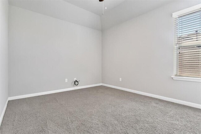 Building Photo - 131 Desert Rose Dr
