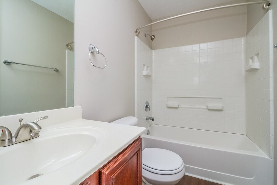 Building Photo - 640 Elderberry Way