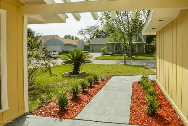 Building Photo - 13009 Bent Pine Ct E
