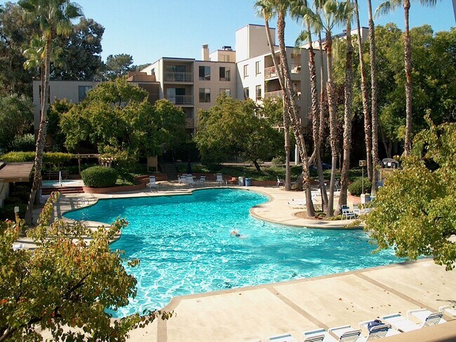 Primary Photo - 310 N Civic Dr