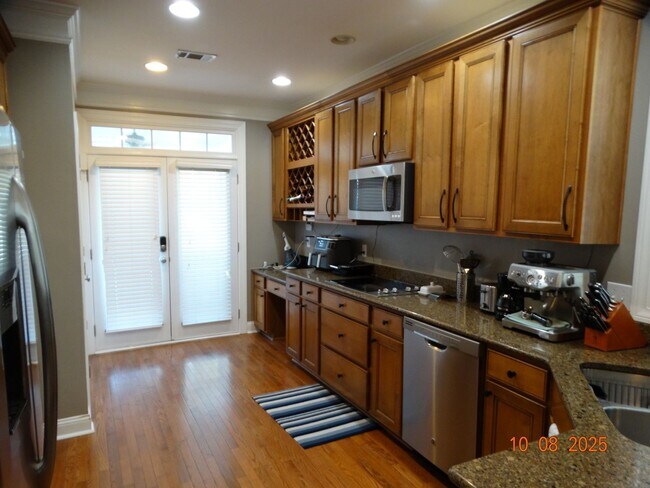 Building Photo - Perfect location in the heart of Pooler