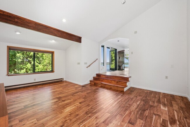 Building Photo - Stunning 3,146 Sq. Ft. Olympia Waterfront ...