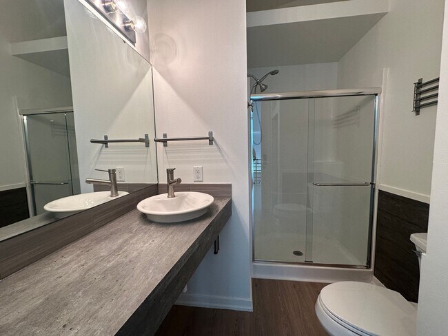 Building Photo - 3046 Anderberg Dr