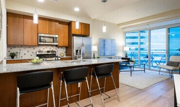 Building Photo - 2001 Lincoln St