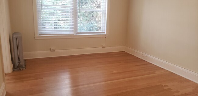 Building Photo - 846 Bush St