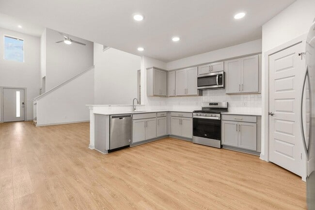 Building Photo - 117 New Hampton Wy