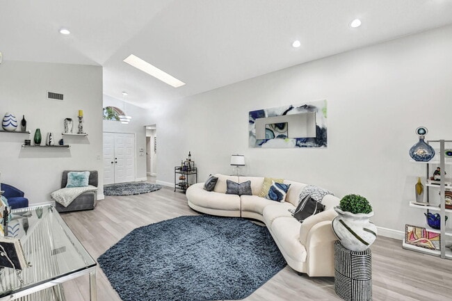 Building Photo - 7946 Sailing Shores Terrace