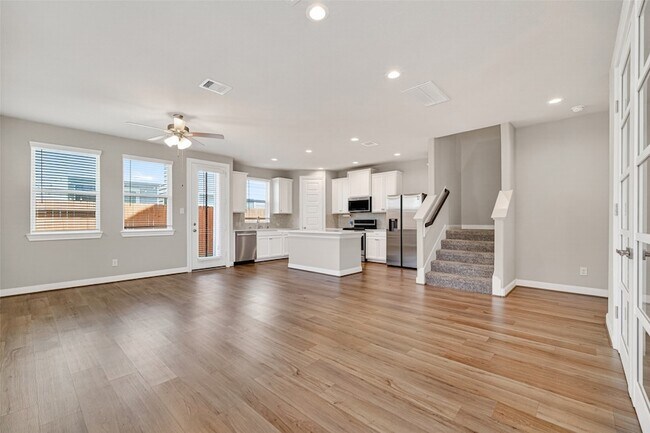Building Photo - 3103 Little Gem Ln