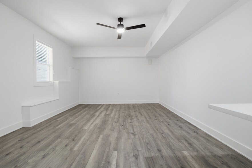Building Photo - 230 Pinebridge Ct