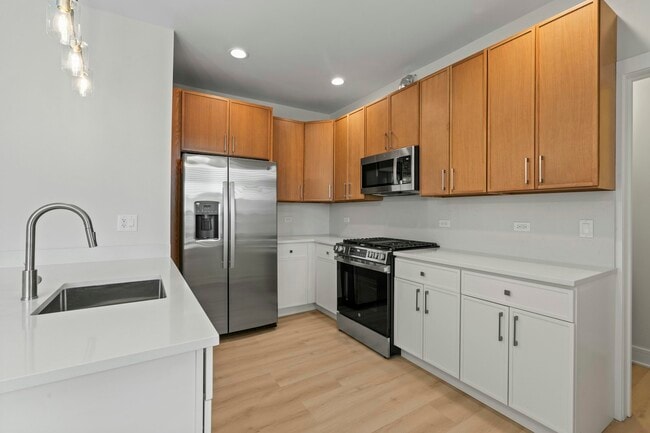 Building Photo - 432-436 S Maple Ave