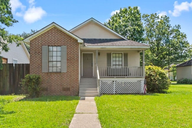 Building Photo - 553 Westhaven Blvd