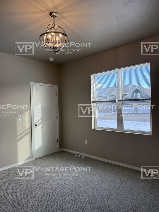 Building Photo - N9320 Gemstone Ct