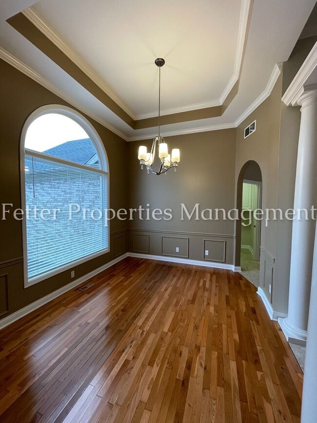 Building Photo - Gorgeous Northside Home