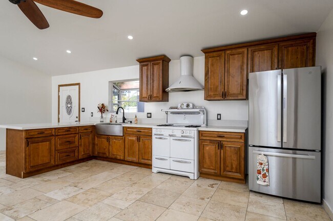 Building Photo - b10436