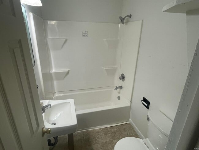 Building Photo - 5229 S College Dr