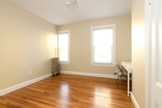 Building Photo - 32 Eustis St