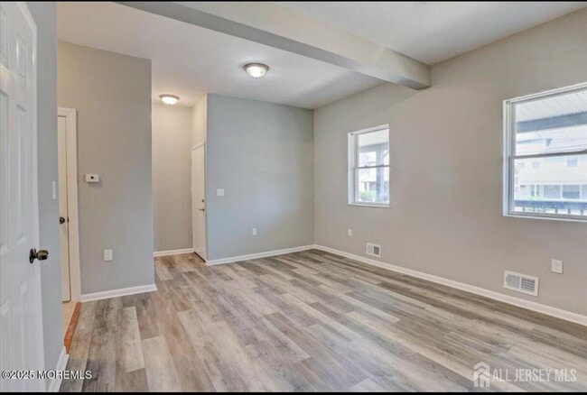 Building Photo - 111 John St