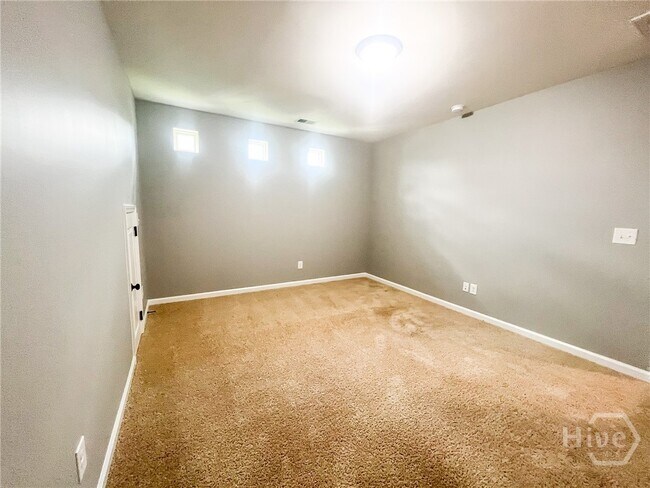 Building Photo - 70 Hazen Dr