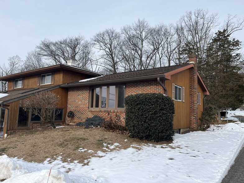 Building Photo - 2800 Mountain Rd