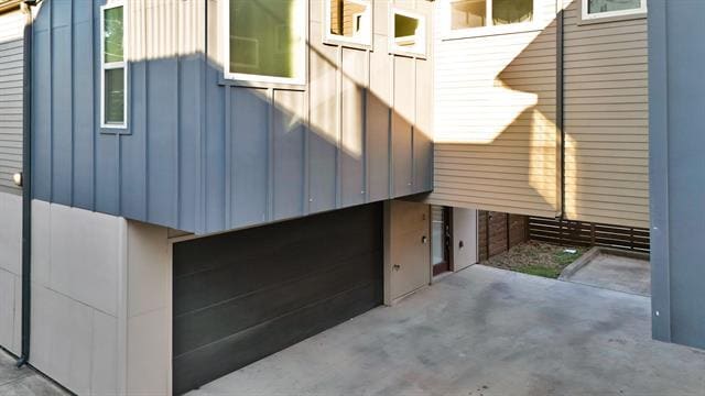 Building Photo - 5841 Oram St