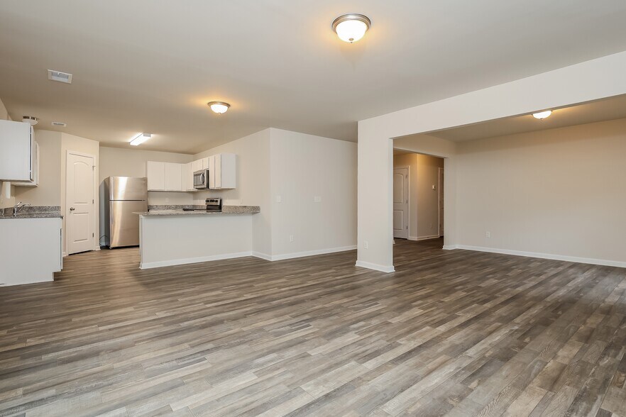 Building Photo - 68 Sunrise Cir