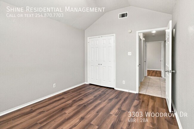 Building Photo - 3303 Woodrow Dr