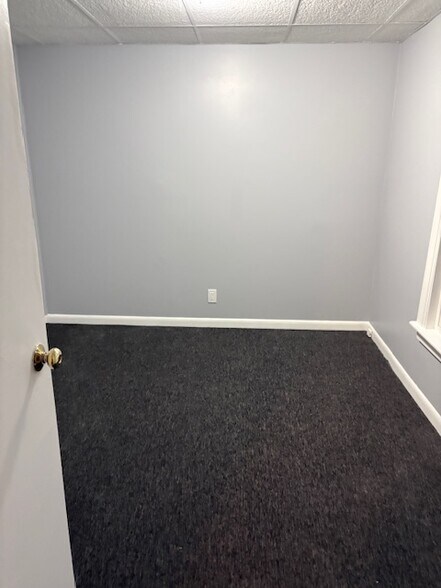 Building Photo - 55 Worrall Ave