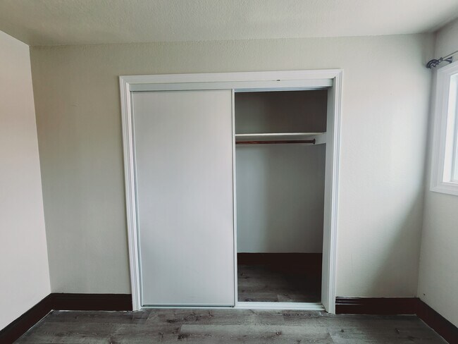Closet Bedroom 1 - 2162 W Brownwood Ave