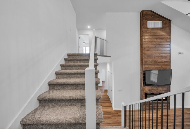 Building Photo - Modern Duplex with Spacious Design & Upsca...