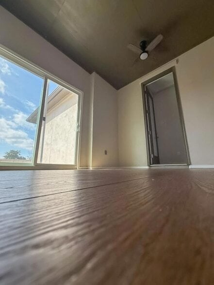 Building Photo - 112 Rosebush Dr