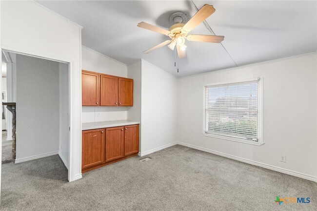 Building Photo - 2676 Pahmeyer Rd