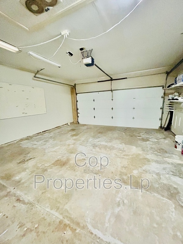 Building Photo - 6362 Parkland Oaks Dr