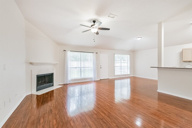 Building Photo - 4119 Hermitage Hollow Ln