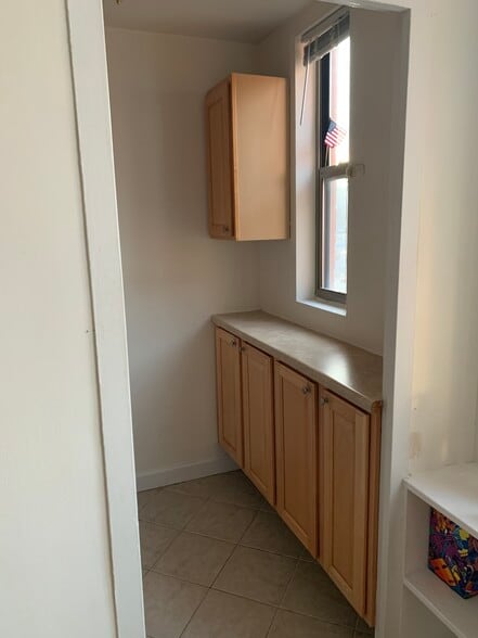 2nd wall of cabinets - 1111 Arlington Blvd