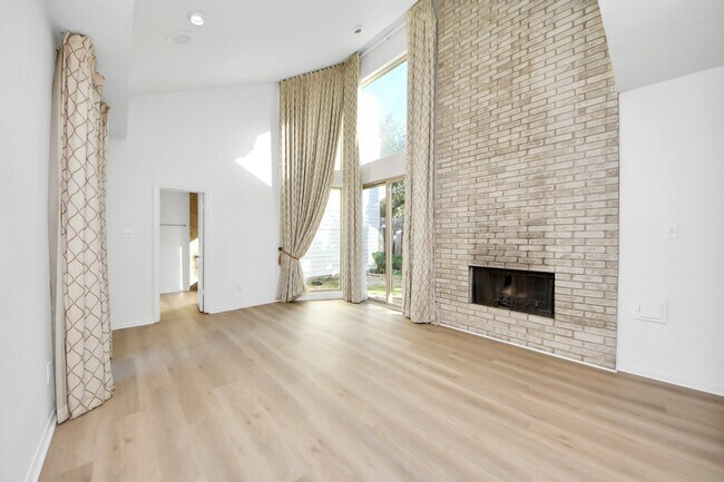 Building Photo - 10743 Boardwalk St