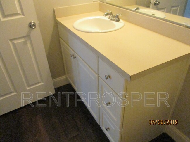 Building Photo - 3858 Bay Club Cir