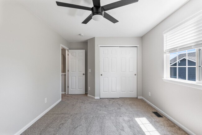 Building Photo - Spacious 5 bedroom home in the heart of Parker!