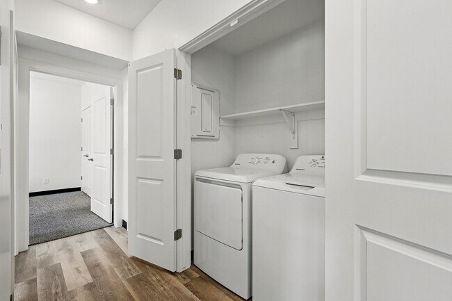 Building Photo - Harding Ave Lofts