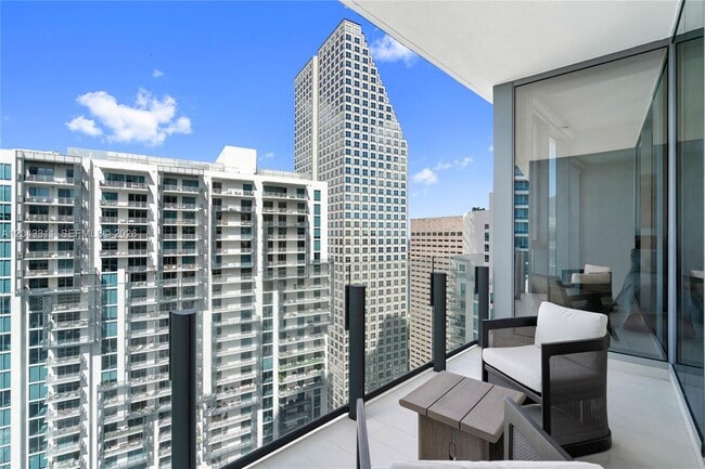 Building Photo - 300 Biscayne Blvd Way