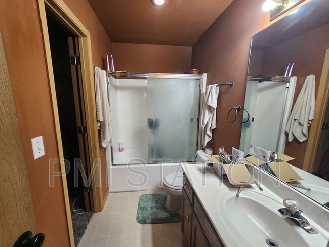 Building Photo - 931 E Wildcat Run St