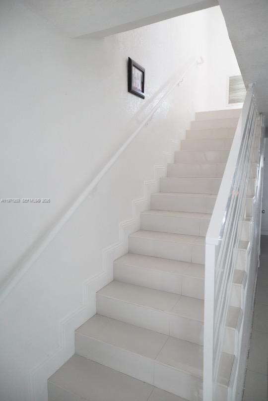 Building Photo - 1389 W 71st St