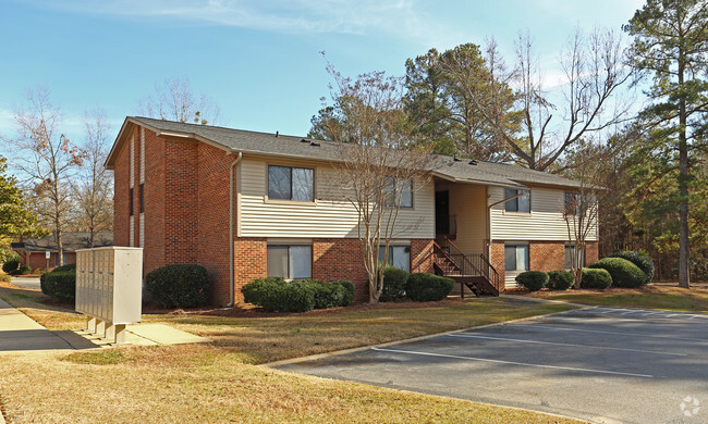 Primary Photo - Ramblewood Apartments