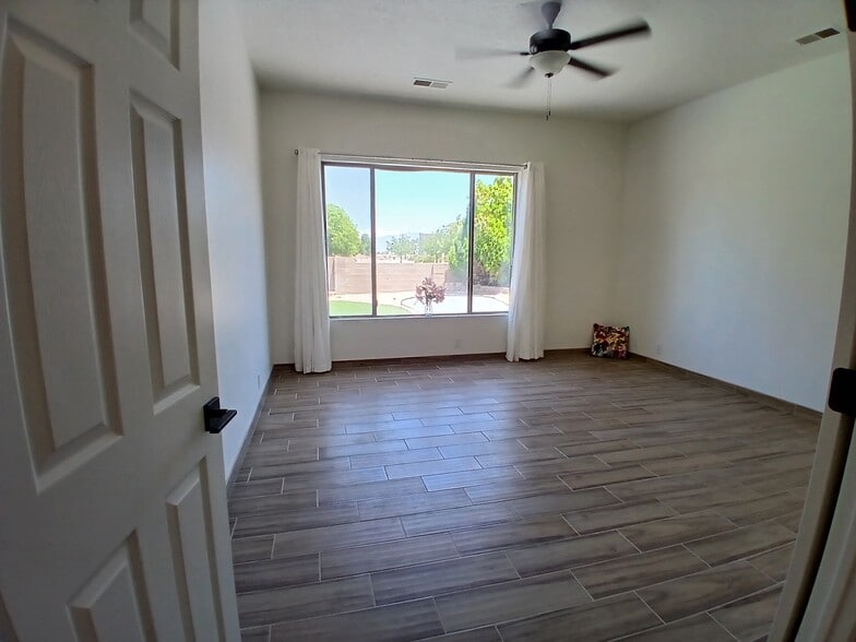 Building Photo - 10112 Luz del Dia Dr NW