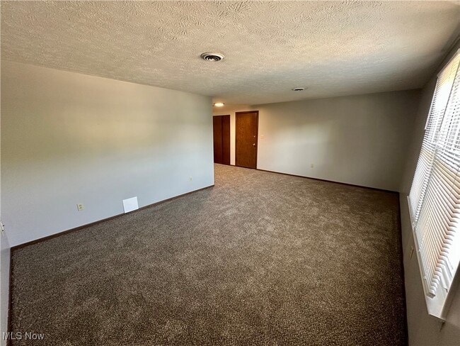 Building Photo - 4780 Pin Oak Dr