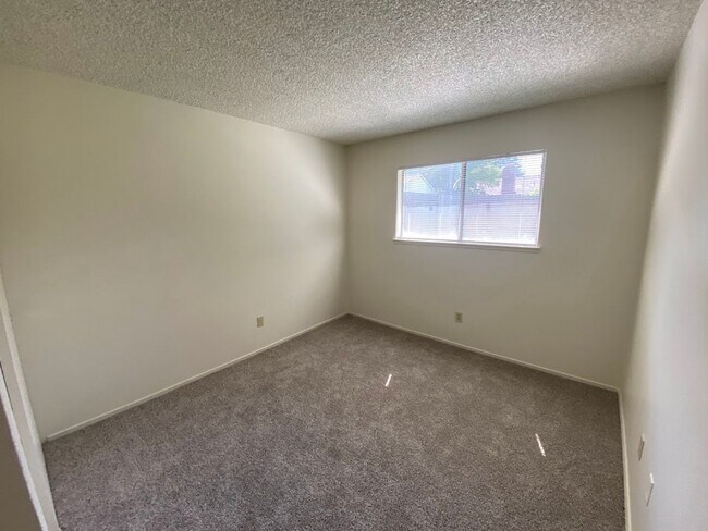 Building Photo - 3 Bedroom 2 Bath Home In Rosemont Open House Friday May 8th 4-4:30 PM
