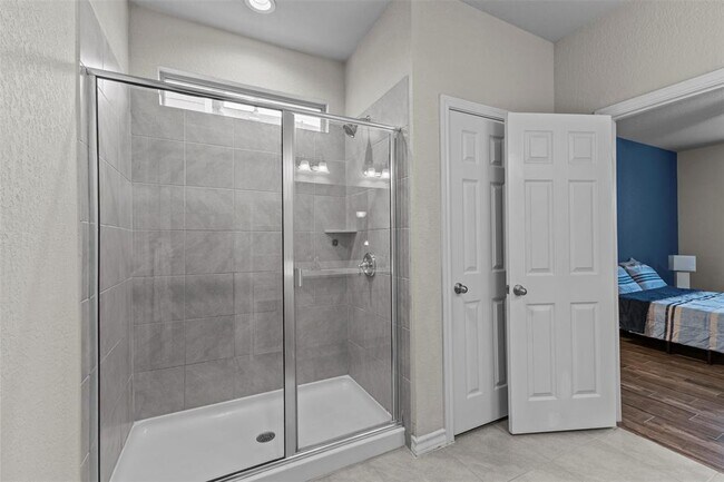 Building Photo - 11804 Saddle Rock Dr