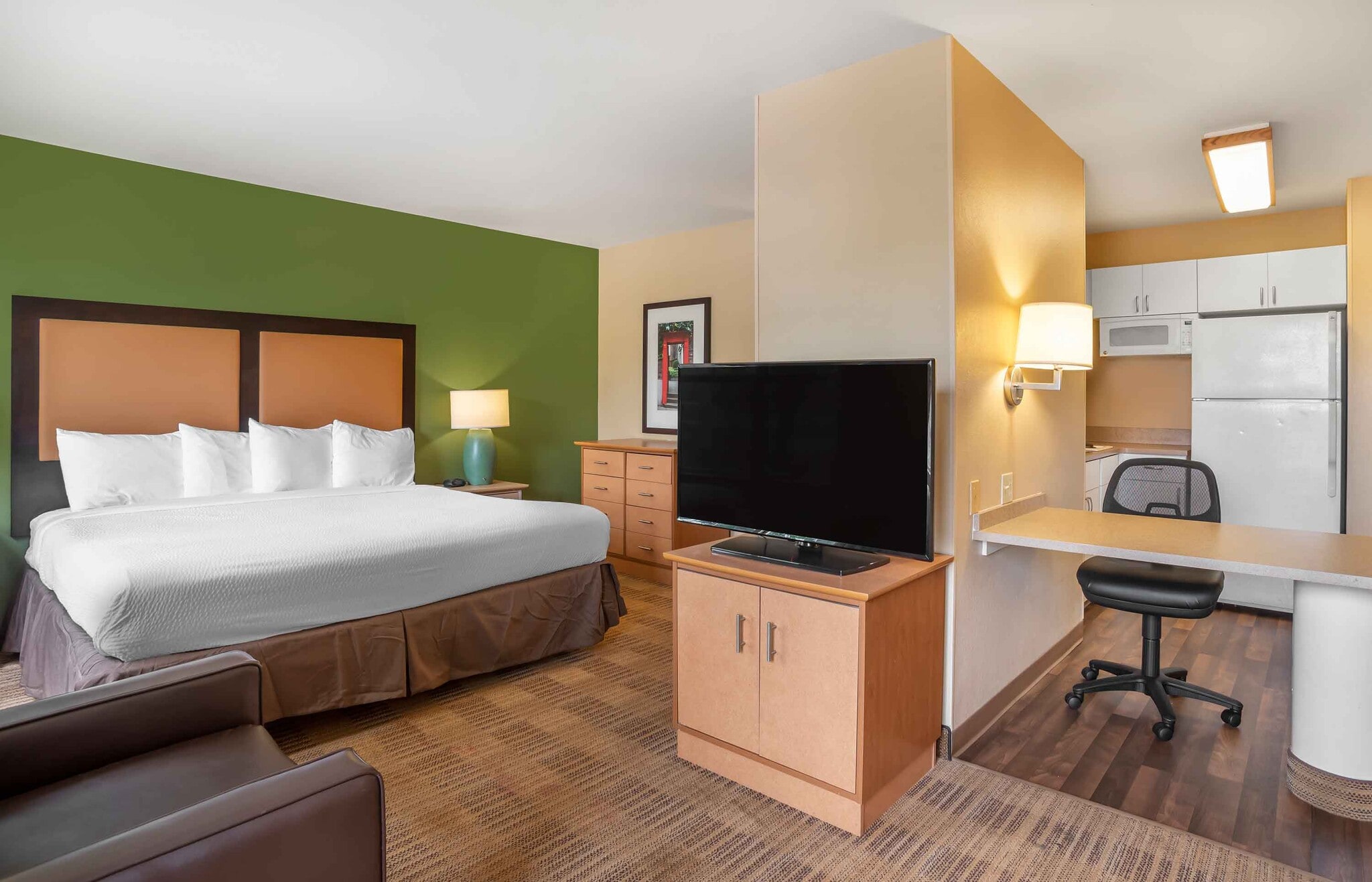Building Photo - Furnished Studio-Columbia - Columbia Corpo...