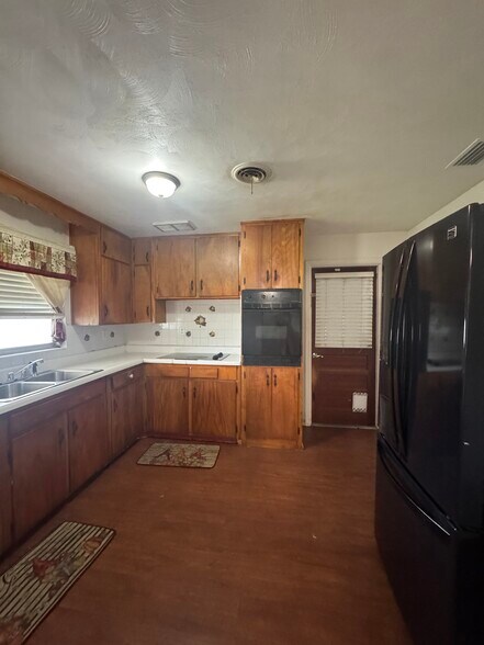 Building Photo - 357 Dubs Dr