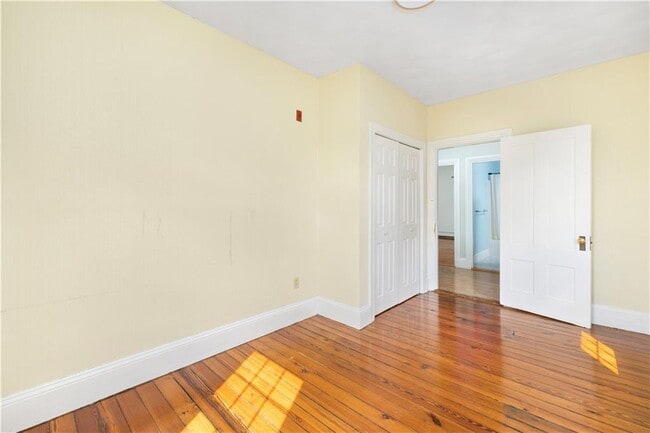 Building Photo - 104 Dexter St